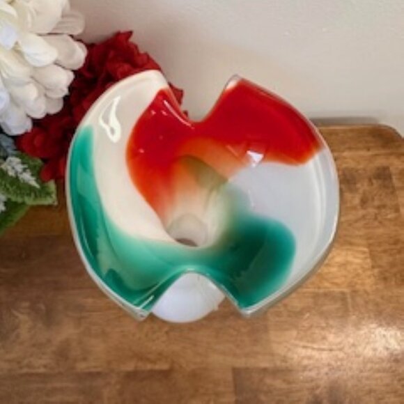 Vintage‎ Hand Blown Art Glass Vase White Base Red Green Swirl Ruffled Top - Picture 8 of 9